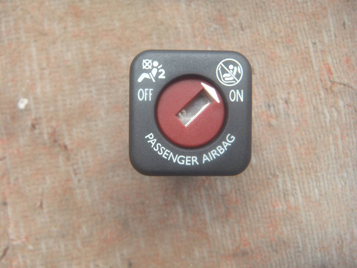 (プジョー 208 GT P21HN05) 助手席 エアバックスイッチ拍卖