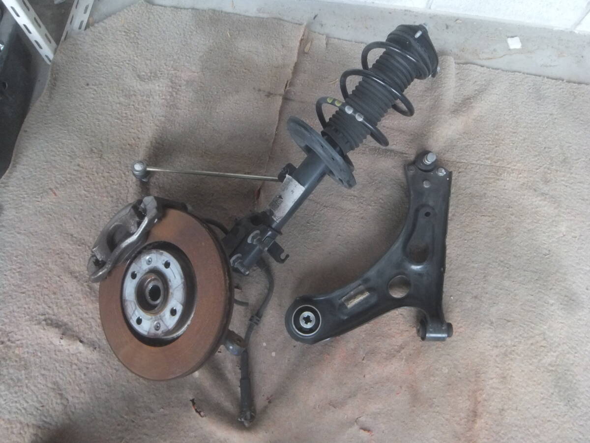 (プジョー 208 GT P21HN05) 左 フロント ストラット ナックル ロアアーム拍卖