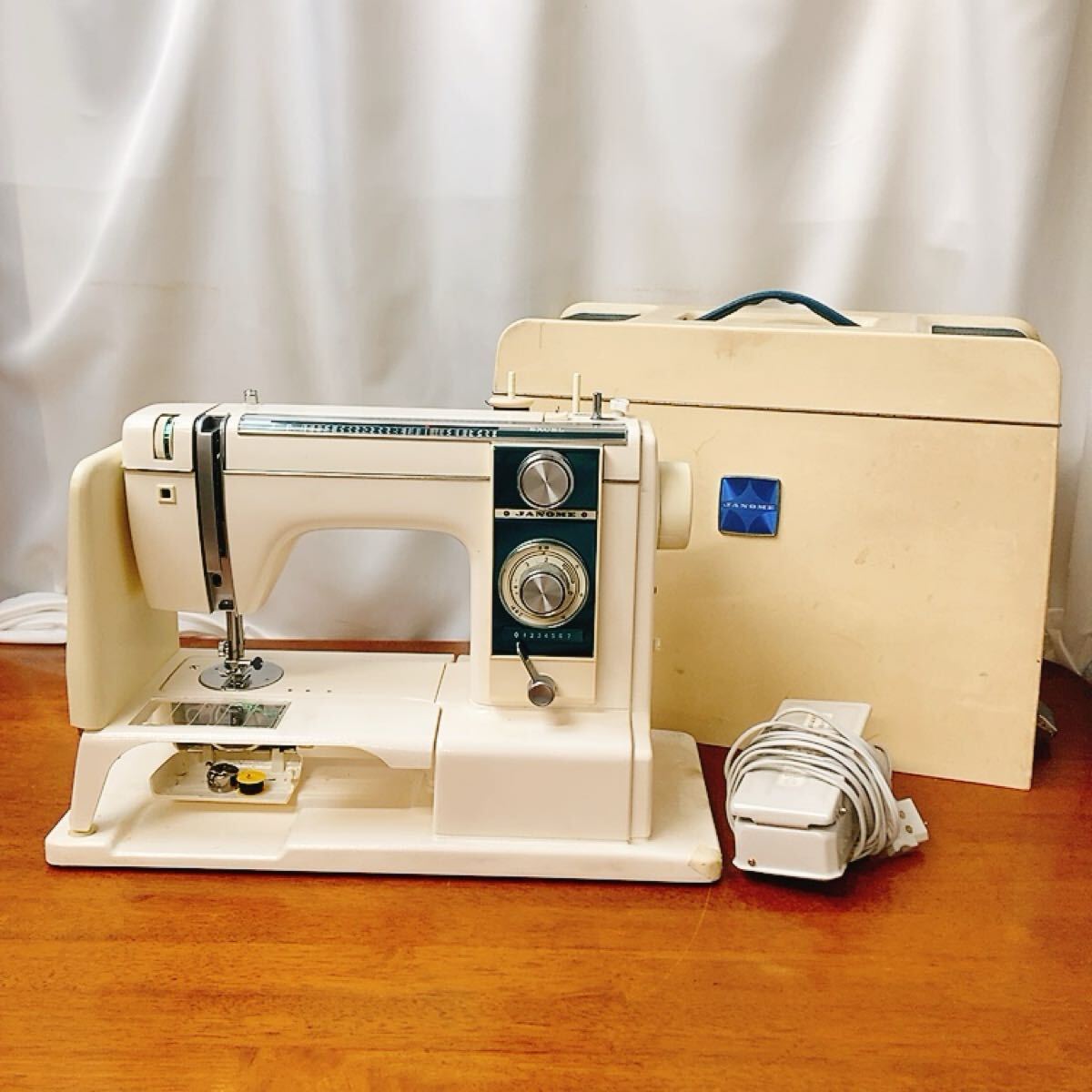 【中古/通電確認済】ミシン JANOME ジャノメ MODEL813 手芸 裁縫 手工芸 ハンドクラフト 足踏み 弁天★A2510-0434拍卖