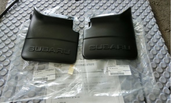 ★新品未使用 スバル サンバー KV3 KV4 TV1 TV2 ドミンゴ FA7 FA8 純正 リア マットガード スプラッシュボード 左右セット★ Mudguard LHRH拍卖