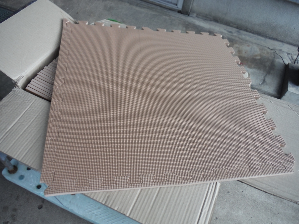 ○BEj ジョイントマット 62cm角32枚入 開封未使用 鳥取県 引取歓迎拍卖