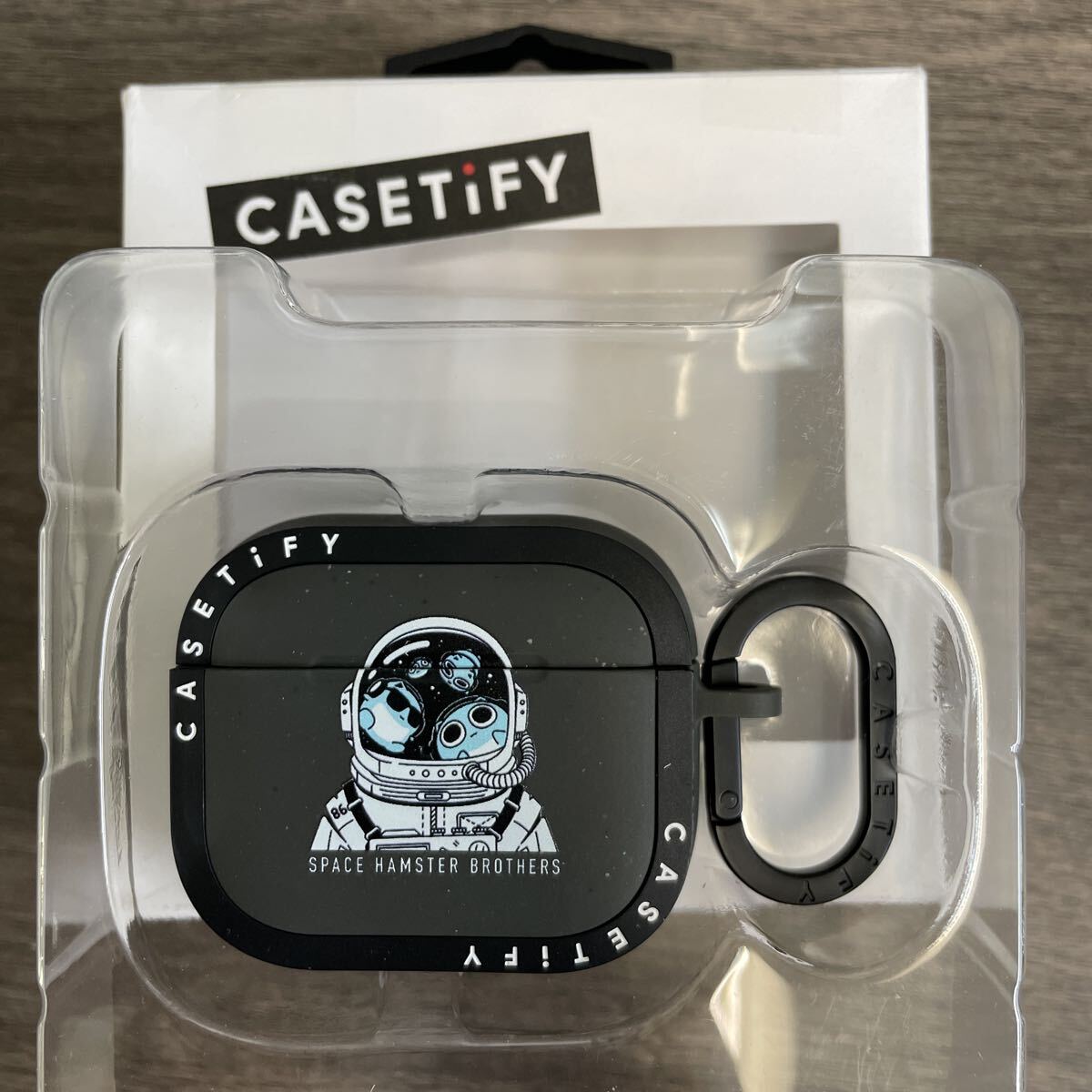 y102903m CASETiFY バウンス ケース AirPods Pro ケース(第1世代 & 第2世代) - SPACE - マットチャコール拍卖