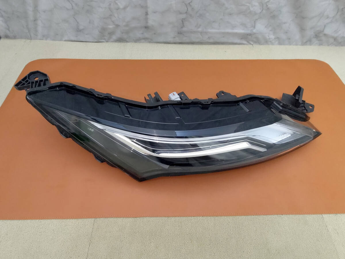 ジャンク NISSAN X-TRAIL エクストレイル T33 純正 右 コンビネーションランプ KOITO 210-2378T 【U2】 右 ウインカーランプ拍卖