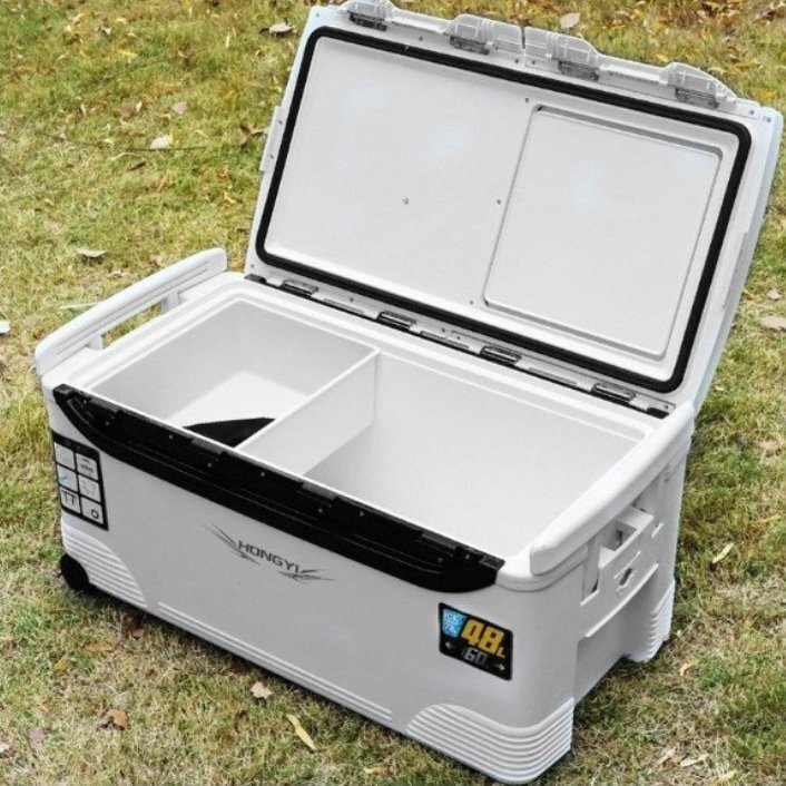 釣り用クーラーボックス 大容量 大型48L 座れる頑丈マッスルボディ 防水 サイドハンドル キャスター付 釣り 保冷力150h 水栓付き 白&銀拍卖