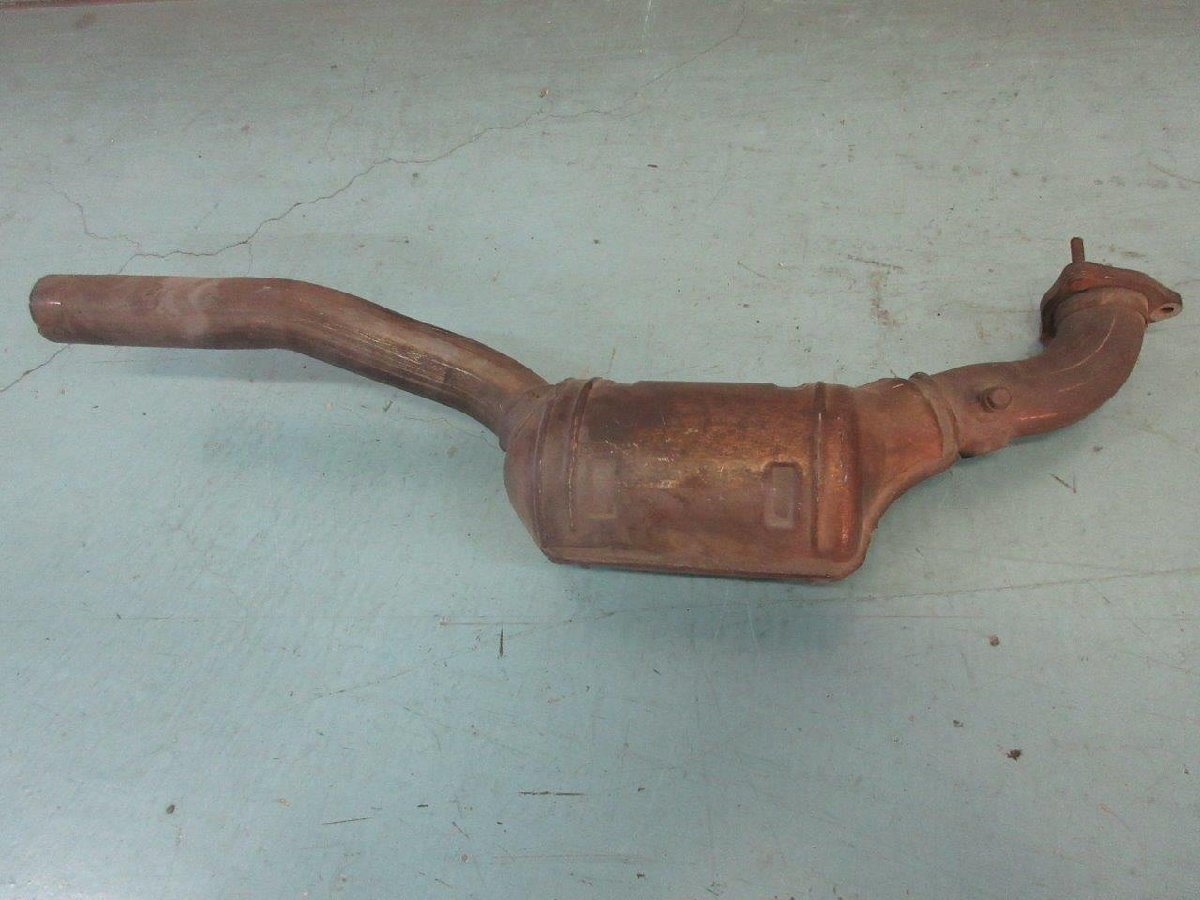 #755 ポルシェ996 純正触媒キャタライザー②(996.113.021.93) 拍卖