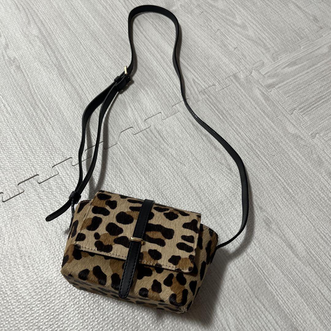 美品 ヴィオラドーロ VIOLAd'ORO ADRIA アドリア ハラコ レオパード ミニショルダー 豹柄 本革 秋冬素材 ゴールド金具 ロゴ ストラップ拍卖