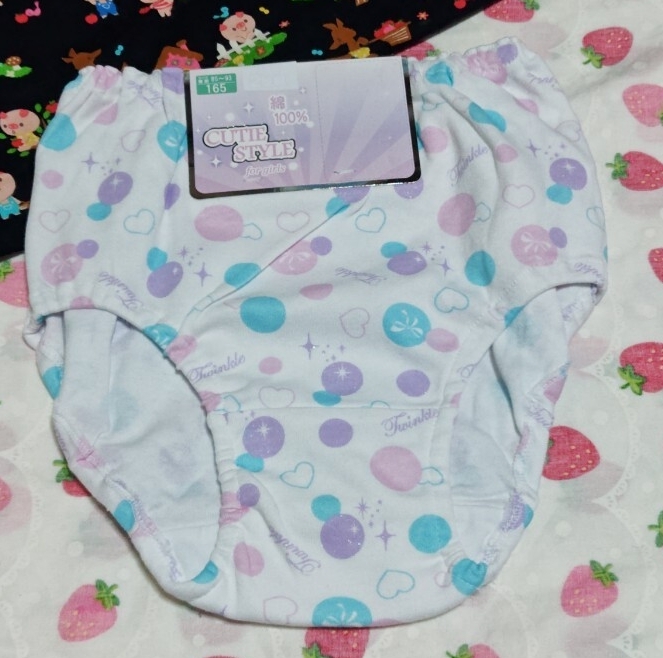 ☆新品★K6588★ジュニア 総柄 ラメ入りプリント ショーツ=165拍卖