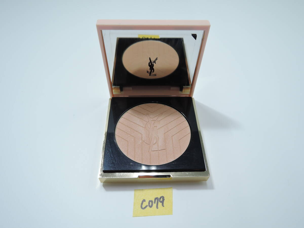 YVESAINTLAURENT イヴ・サンローラン ラディアント タッチ 3D グロウ C079拍卖