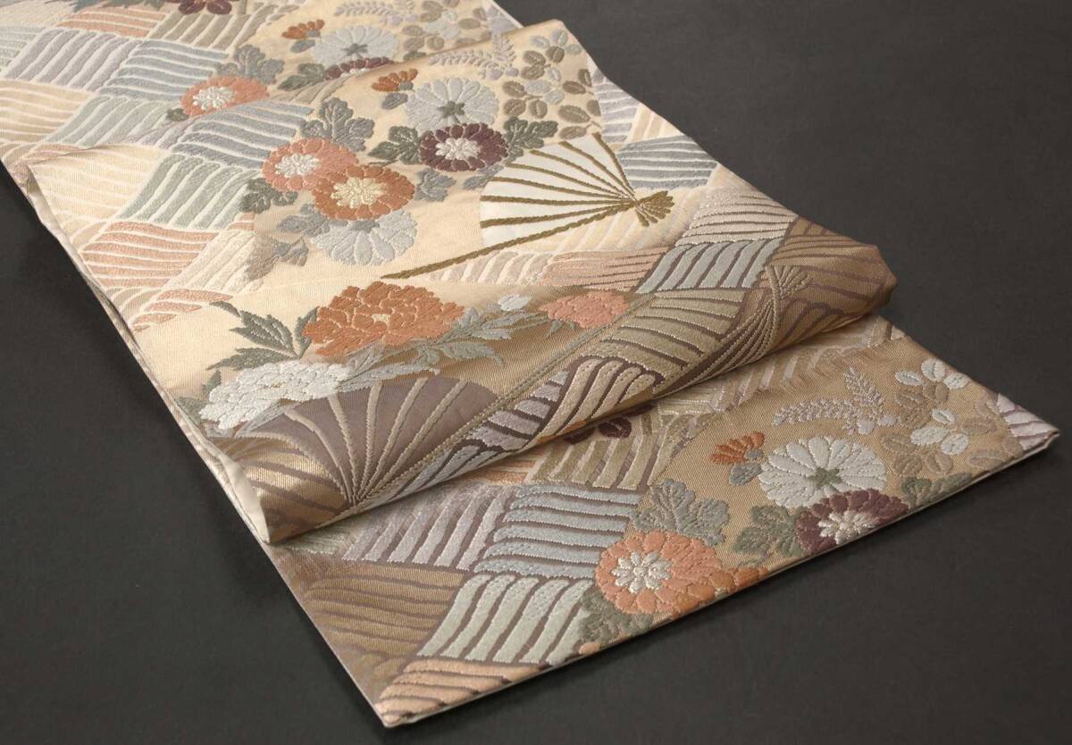 ☆袋帯☆唐織「伝統工芸綾 彩波秋草扇文」 六通柄 正絹☆拍卖