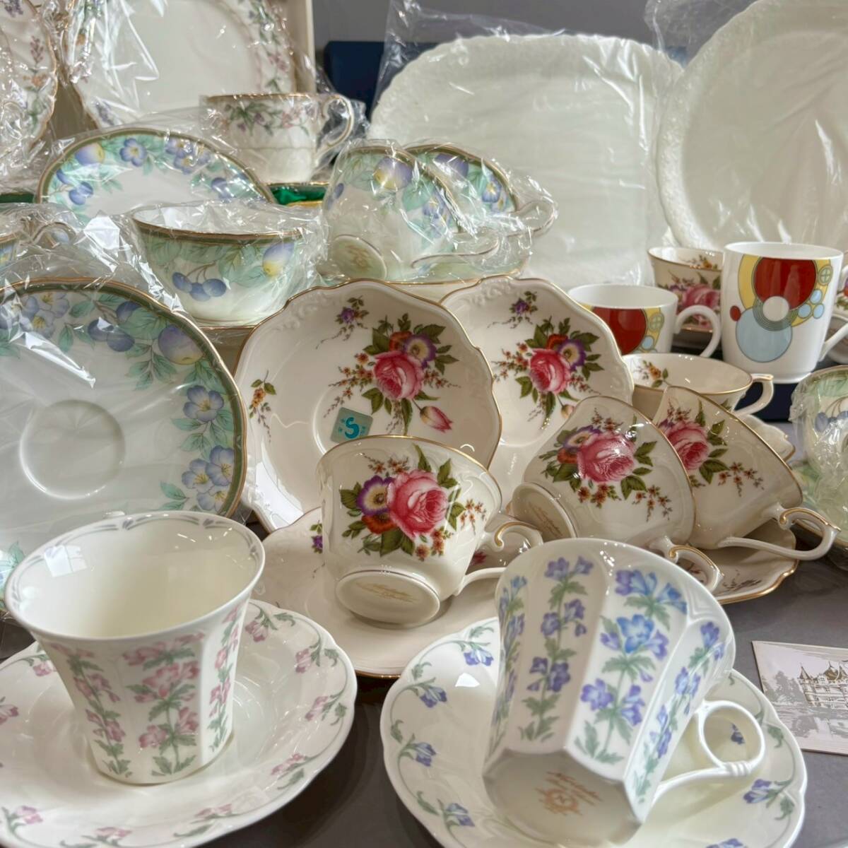 YM1293 新品 未使用 Noritake ノリタケ Narumi ナルミ 箱付き まとめて Studio Collection Bone China プレート C&S マグカップ 鳴海製陶拍卖