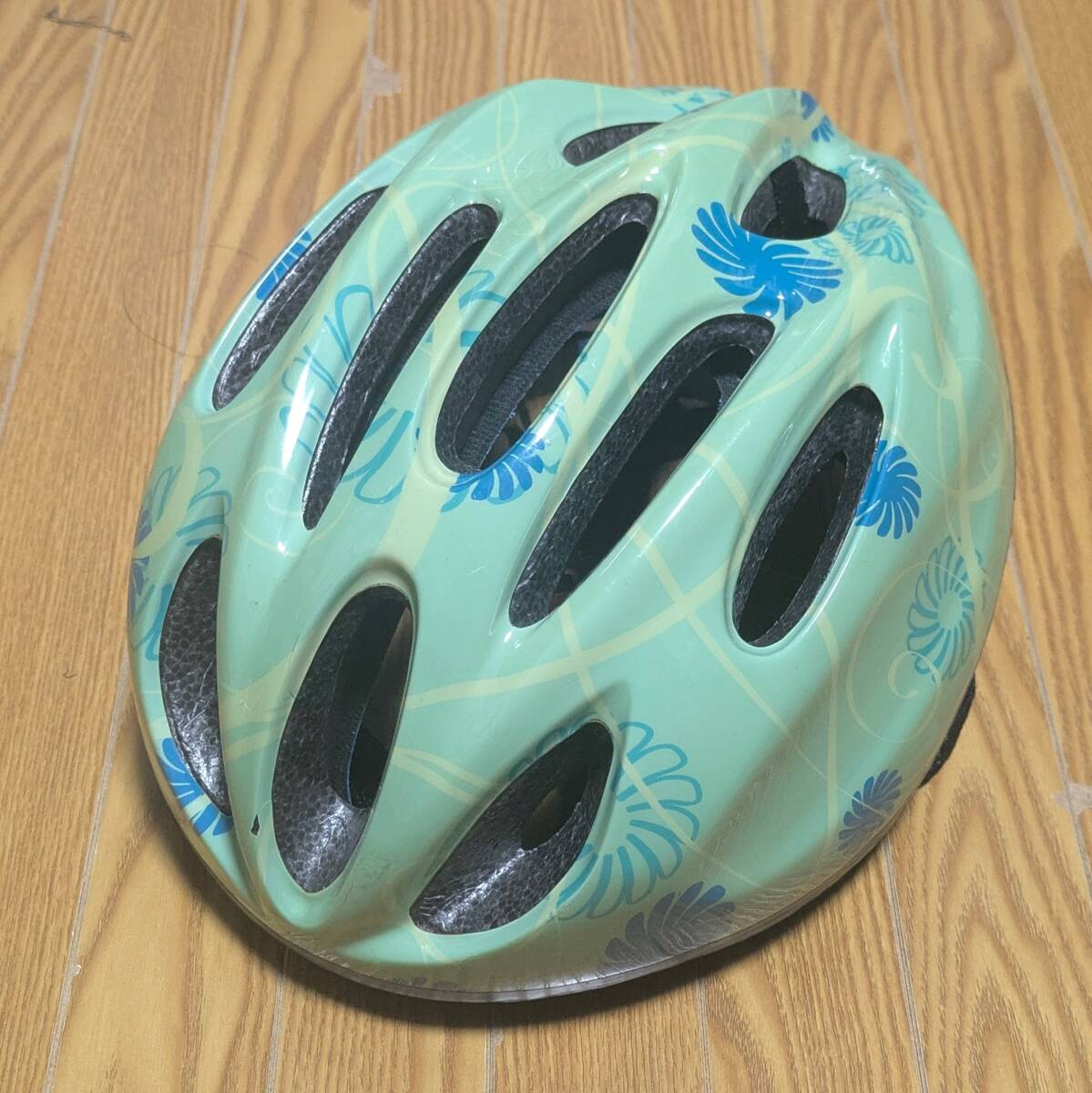 子ども用ヘルメット 花柄 ミントグリーン EN1078 欧州の安全規格クリア拍卖