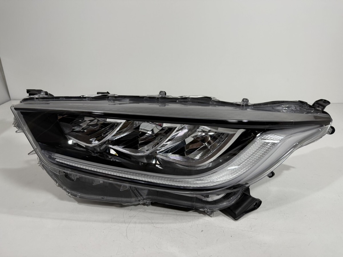 トヨタ純正 MXPA10/MXPH10/KSP210 ヤリス LED ヘッドライト 左側 KOITO K0-3 刻印K2 棚番L-1576拍卖
