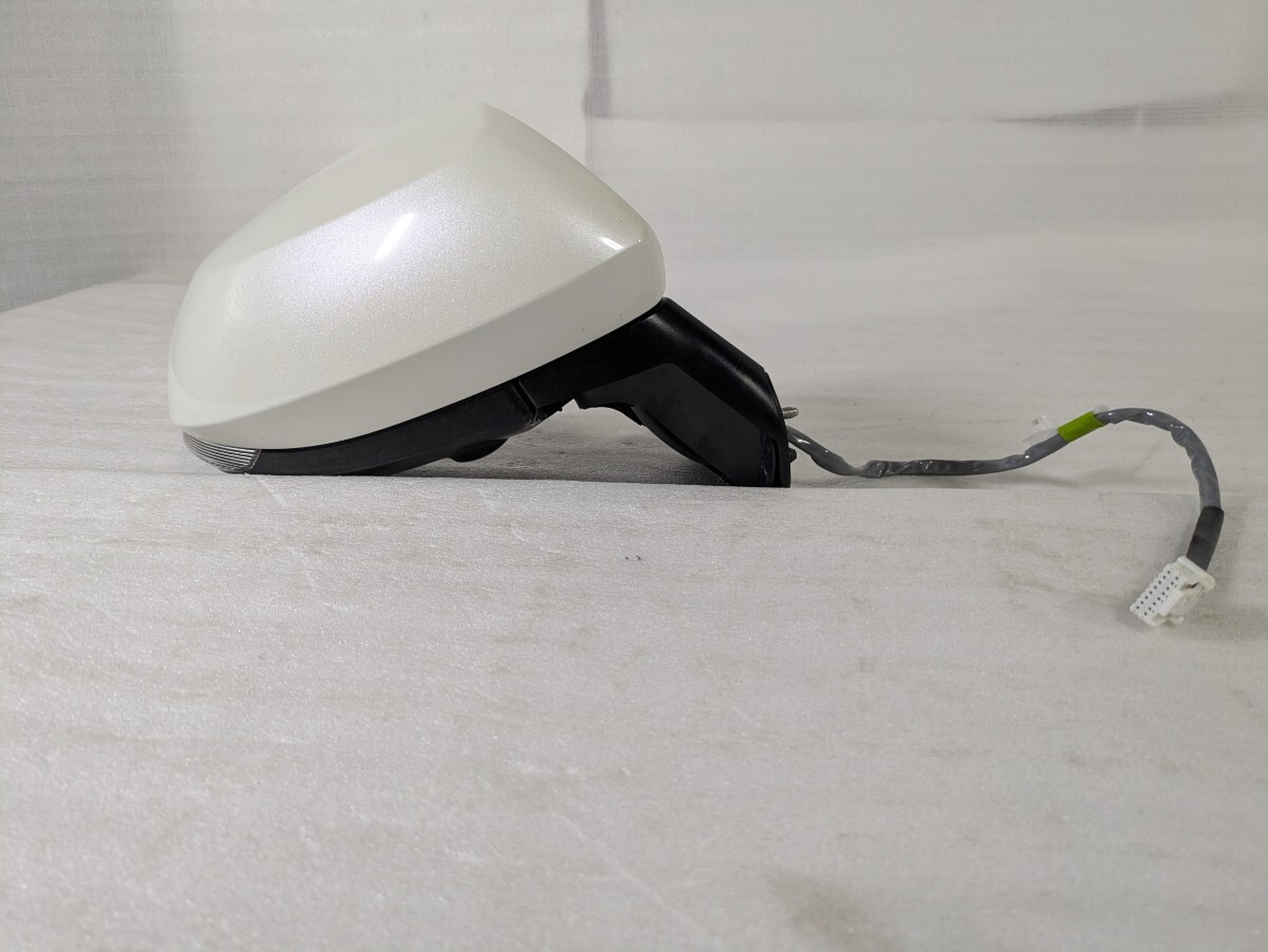 トヨタ純正 NSP170G NCP175G NHP170G シエンタ 後期 ドアミラー 右側 カメラ付 12ピン 04985/ 87910-52J00 パールホワイト 棚番SH-370拍卖