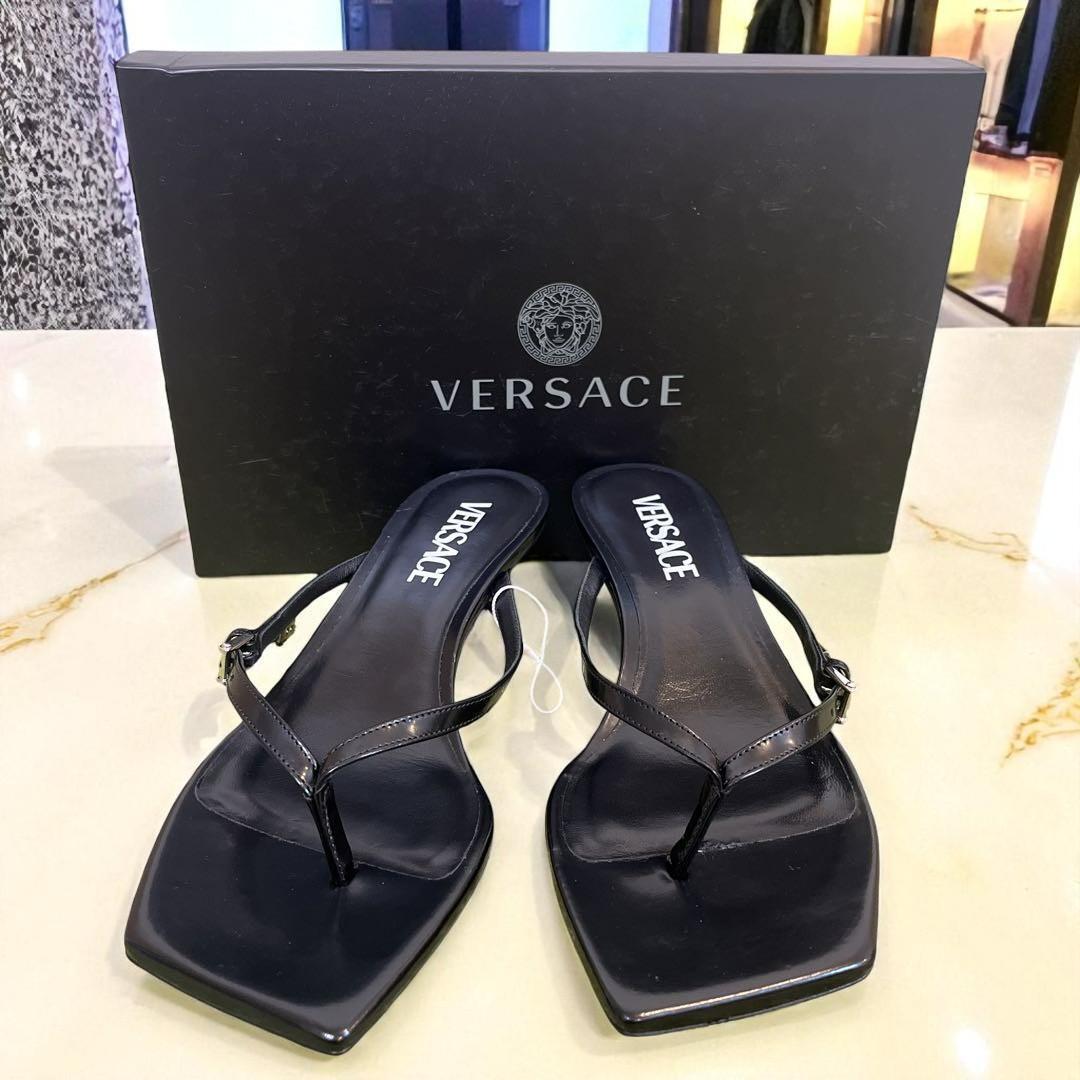 新品未使用 VERSACE 黒スクエアトゥ 23.5cm ヴェルサーチ サンダル 拍卖