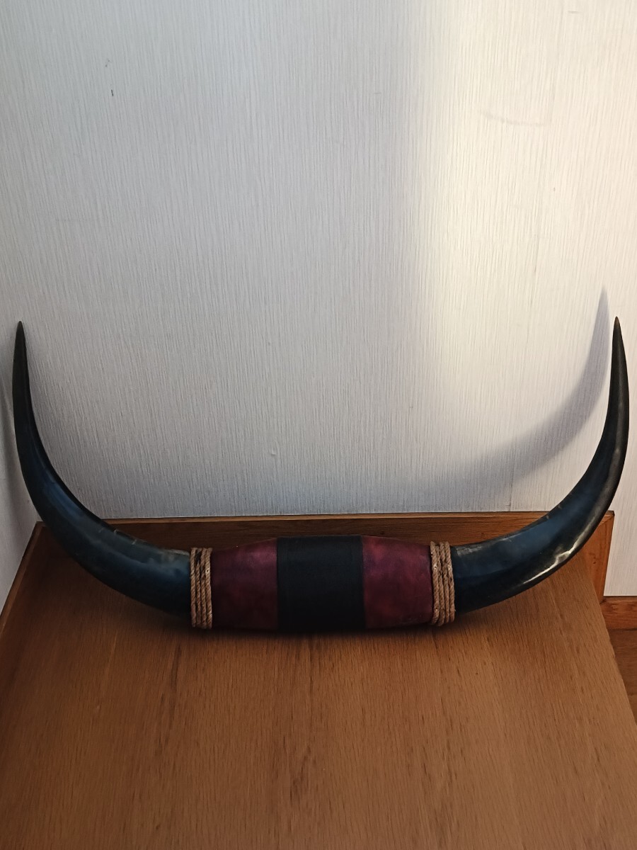 水牛の角 置物 壁掛け Water Buffalo horn ornament アンティーク オブジェ 古美術品 昭和レトロ インテリアガレージ飾り物 幅99cm 4kg拍卖