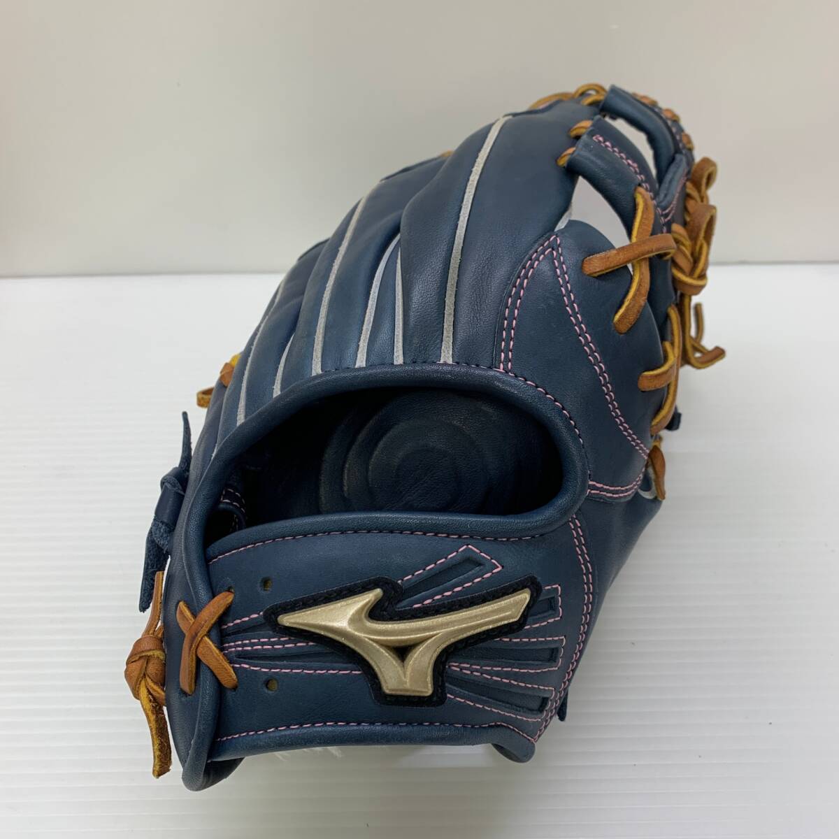 ミズノ MIZUNO グローバルエリート 軟式 大人 一般 内野手用 グローブ グラブ 右投げ 1AJGR23303 中古品 野球 6449拍卖
