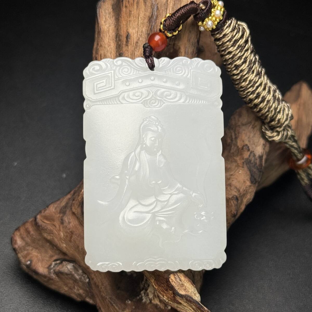 唐物 清 玉彫 和田玉 觀音玉牌 大慈大悲 護佑平安 牌型美觀 玉質細膩白潤 包漿醇厚 極細工 古美術品 中国古玩 骨董品 D610拍卖