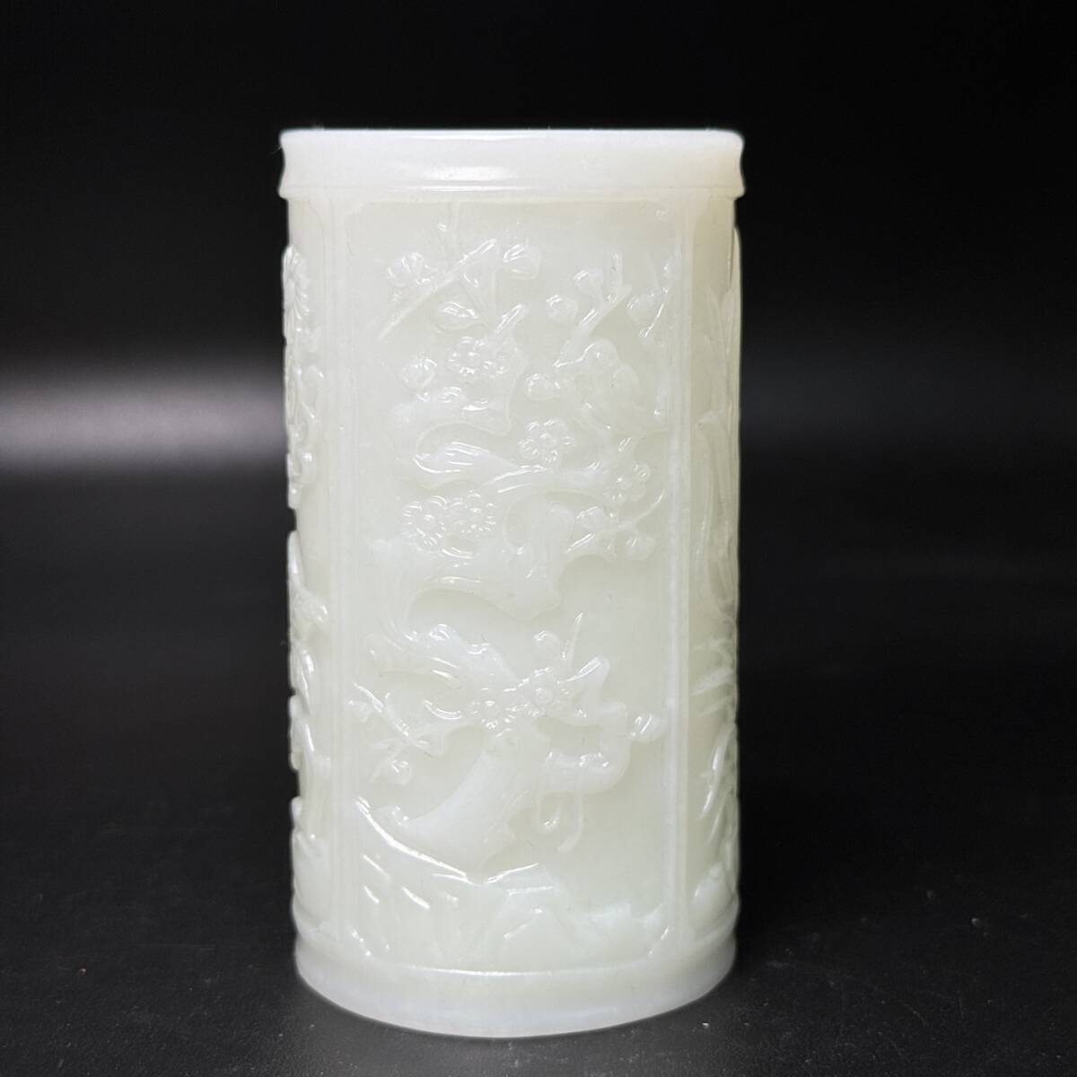 唐物 清 玉彫 和田玉 筆筒 梅蘭竹菊 四君子 器型美觀大方 工藝生動 玉質細膩白潤 極細工 古美術品 中国古玩 骨董品 D610拍卖