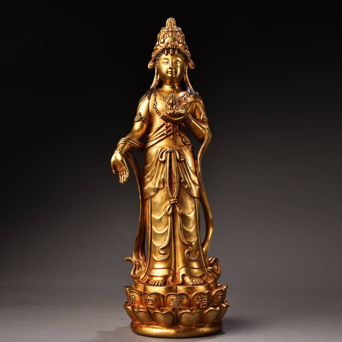 唐物 清 乾隆年制 純銅 全銅 高レリーフ鏨刻 塗金駅虚空臧菩薩 仏像 奉納されていた 供養品 銅製 極細工 古美術品 中国古玩 骨董品 D610拍卖