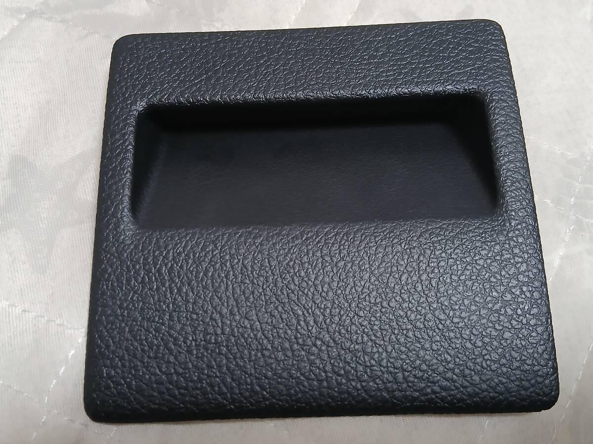 スバル純正ヒューズBOXカバー 66135AJ020 中古拍卖
