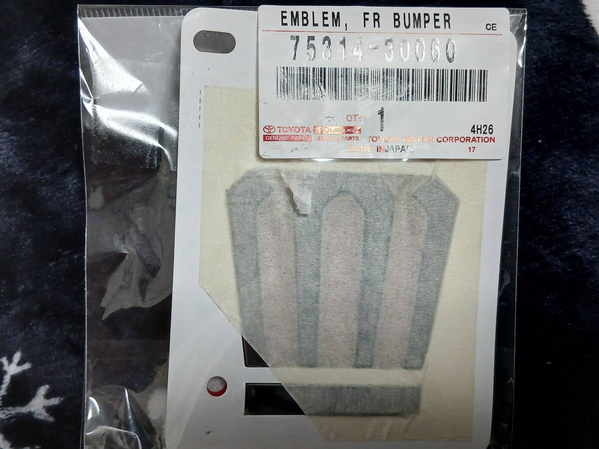 トヨタ純正 クラウンクロスオーバー フロントエンブレム 75314-30060 開封済 未使用拍卖