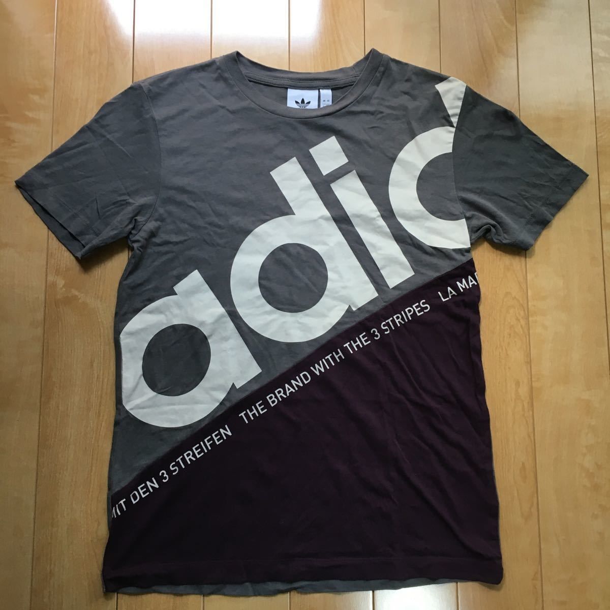 adidas アシンメトリービッグロゴ パープル×ダークグレー×アイボリー 半袖Tシャツ アディダス拍卖