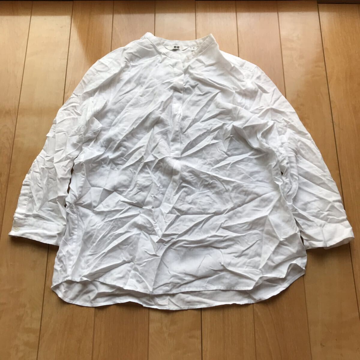 ユニクロ レーヨンスキッパーブラウス 定価1990円+税 116-1-322 レディース M ホワイト拍卖