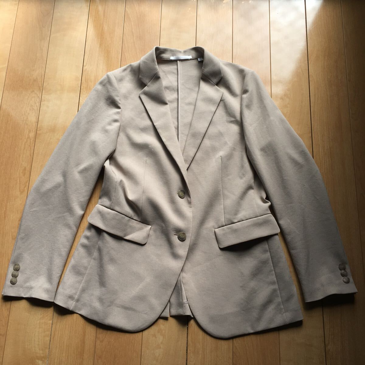 ユニクロ 感動ジャケット 220-1-32 レディース M ベージュ拍卖