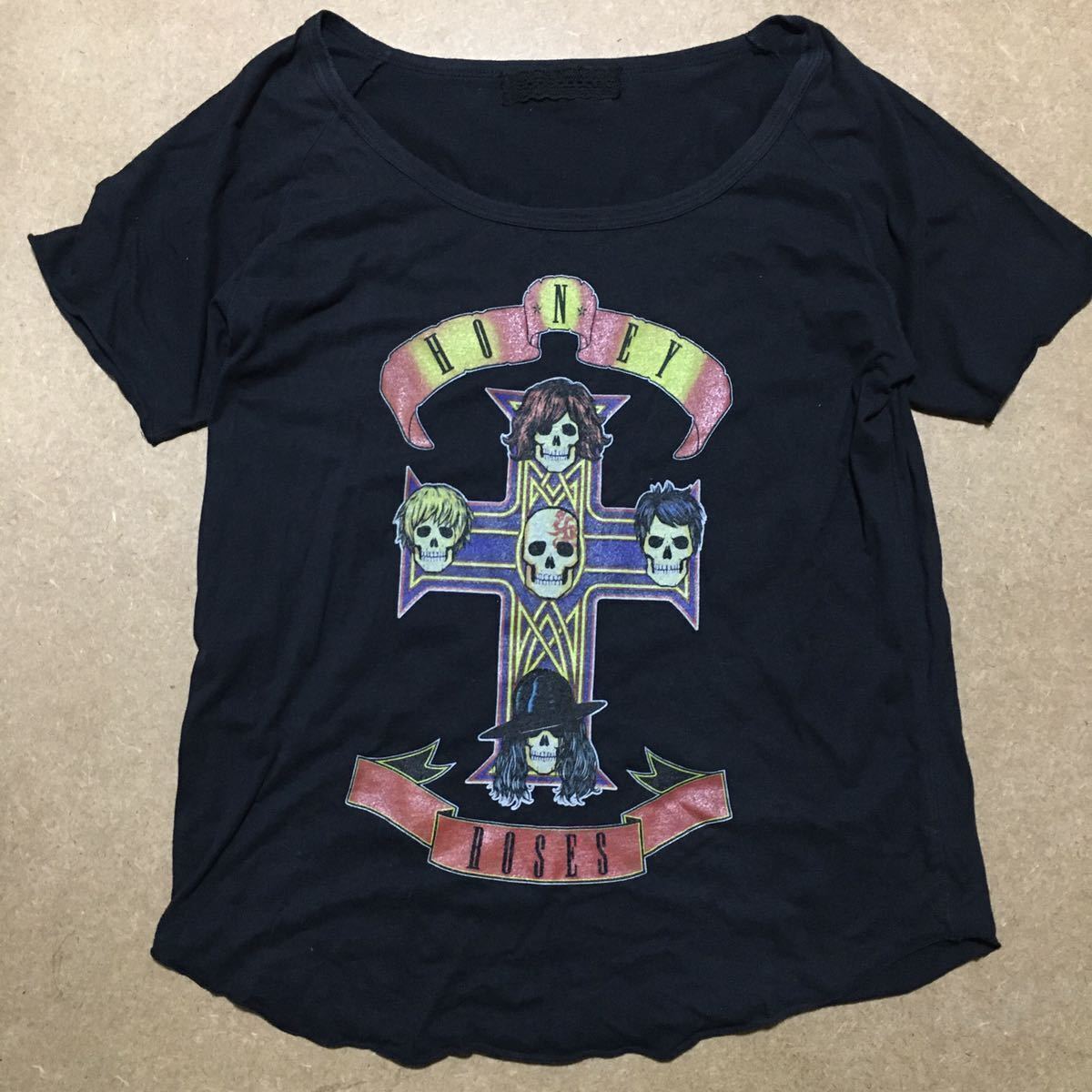 B4 非売品 T2R x HONEY ROSES ロックバンド Tシャツ ブラック メンズ レディース拍卖
