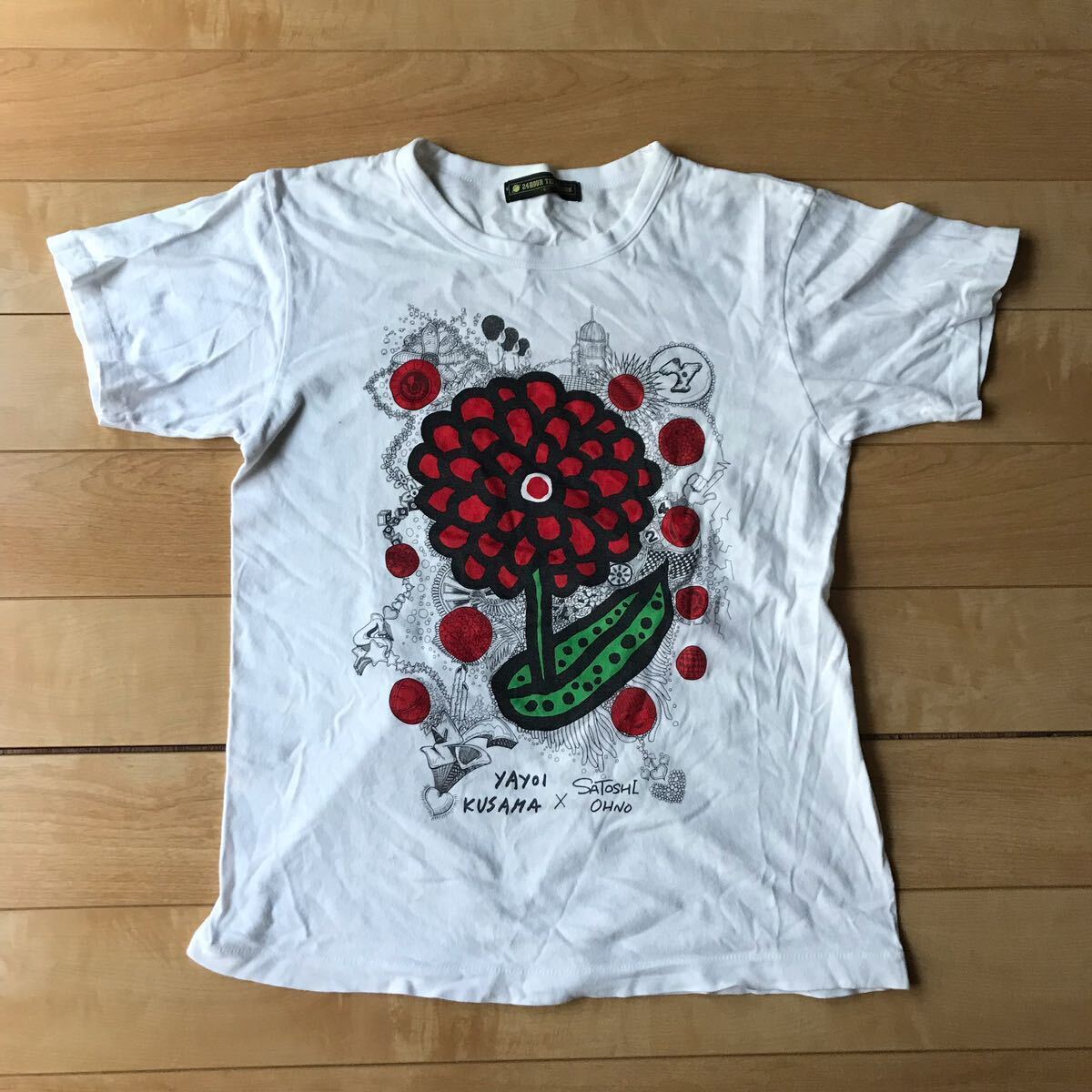 草間弥生大野智 24時間テレビ チャリTシャツ 175-1-7 ホワイト S 日テレ拍卖