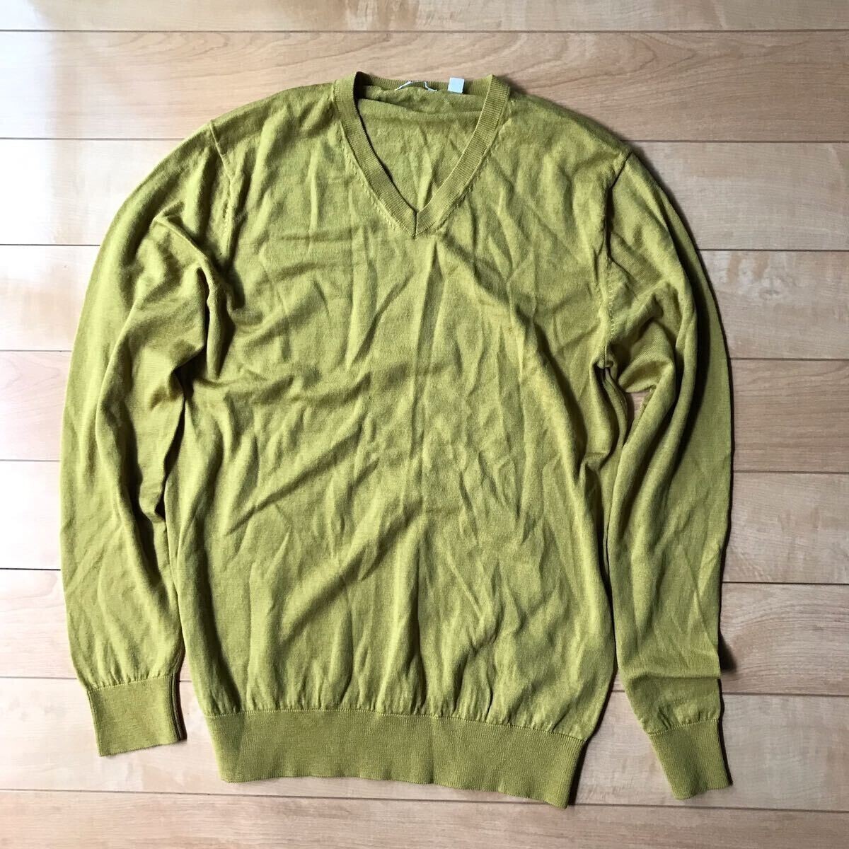 ユニクロ エクストラファインメリノ Vネックセーター 定価2990円+税 582-1-311 レディース L イエロー拍卖