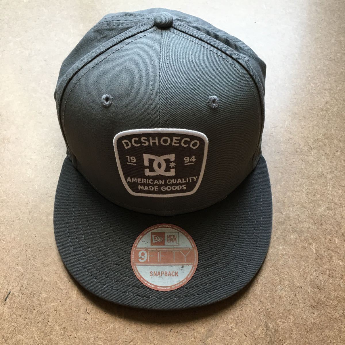 DCSHOUE NEW ERA ディーシーシュー ニューエラ 9FIFTY SNAPBACK 灰色 OSFM拍卖