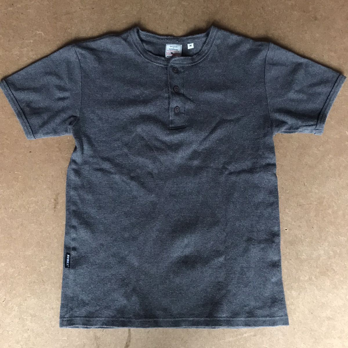 7-8 AVIREX 半袖Tシャツ グレー 無地 インナー 半袖 Tシャツ アビレックス ヘンリーネック ボタン メンズ ミリタリー拍卖