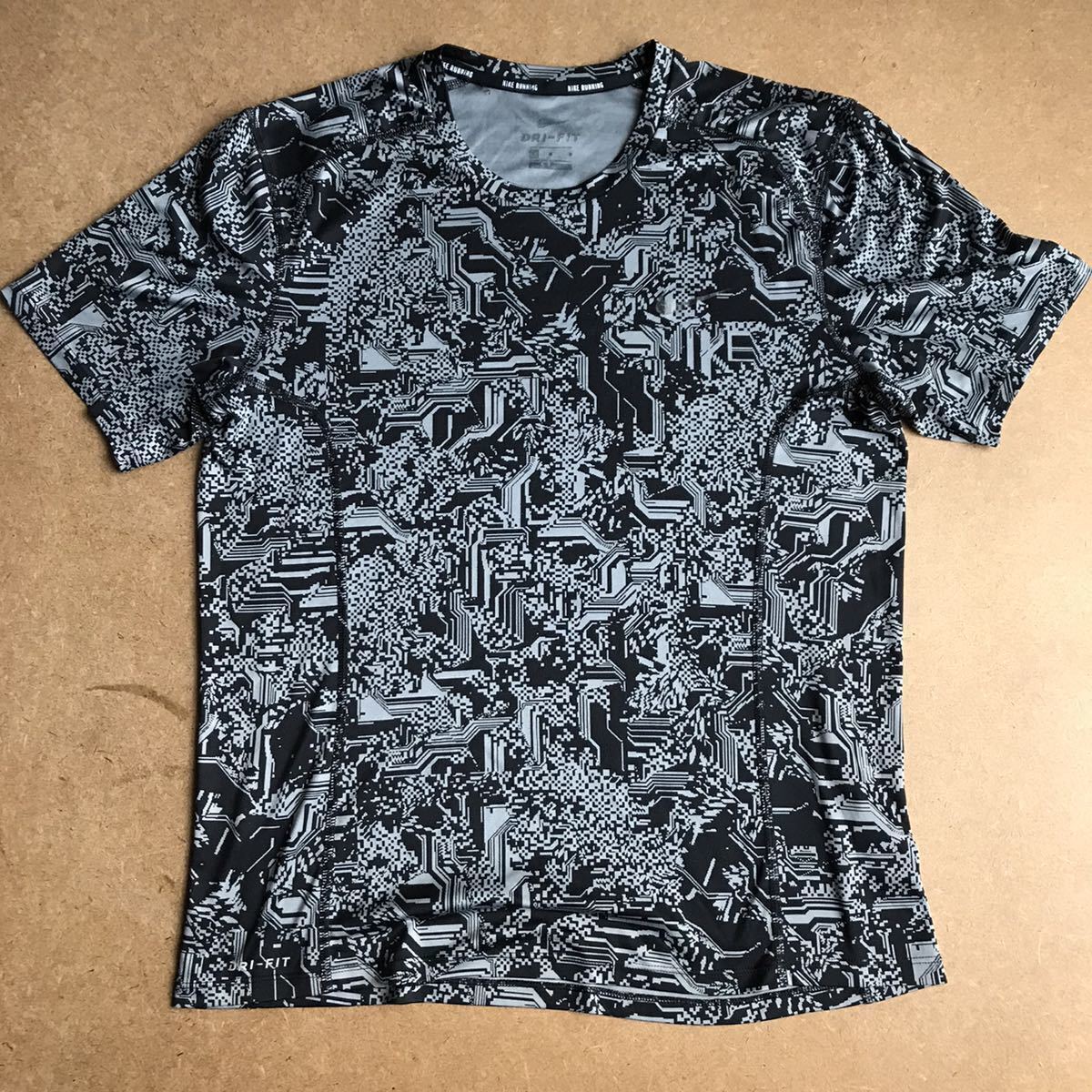 NIKE 基盤模様 デジタルドット ブラック グレー ドライフィット スポーツウェア スポーツT ナイキ拍卖