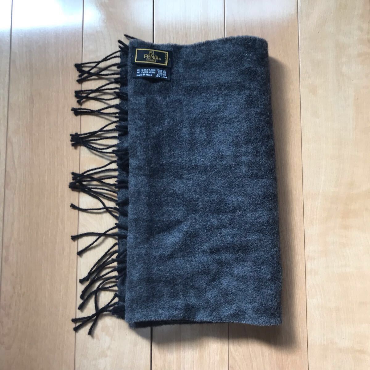 イタリー製 フェンディ ストール 532-1-409 グレー ウール100%拍卖