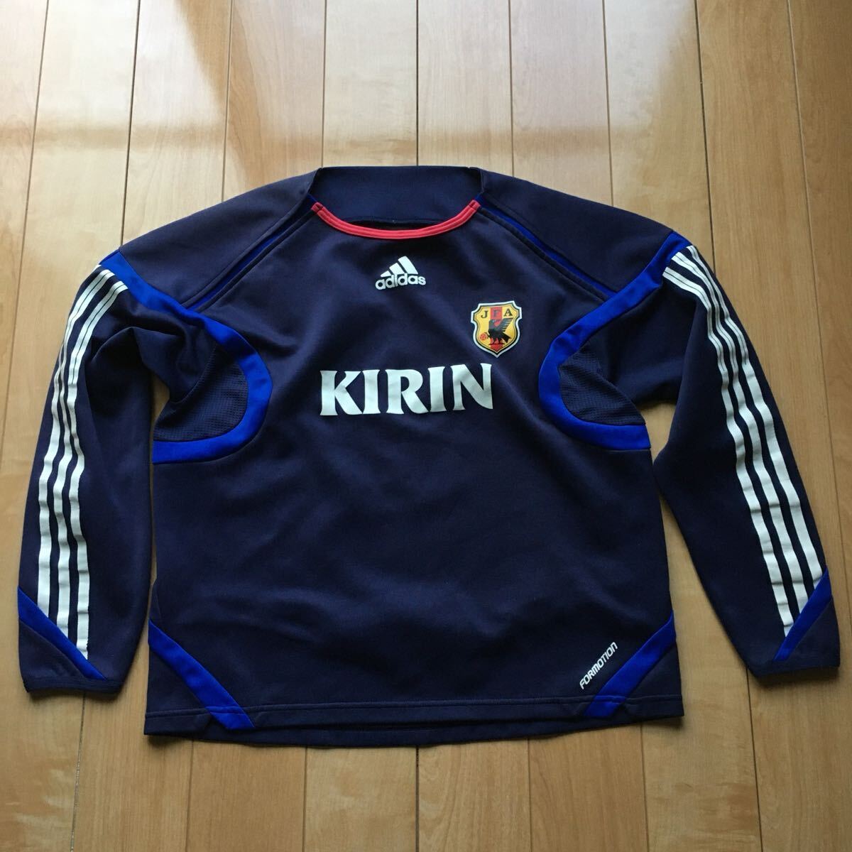 アディダス サッカー日本代表 プラクティスシャツ 220-1-6 ネイビー 150cm キリン拍卖