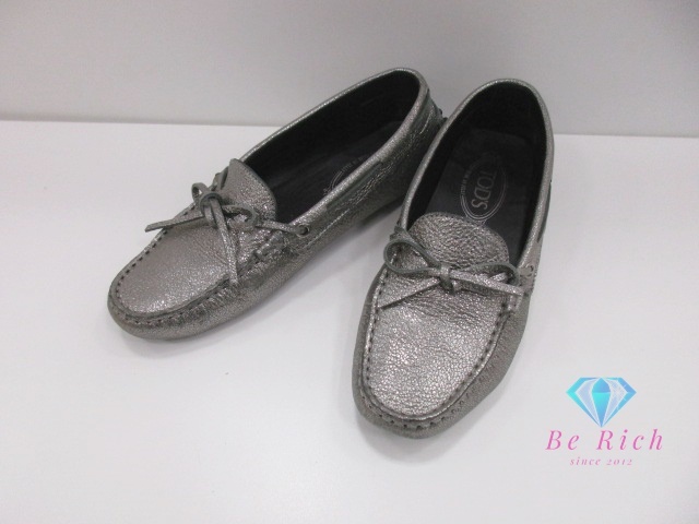 トッズ TOD’S ドライビングシューズ ローファー 36 1/2 23.5cm ラメ シルバー レザー ロゴ 靴 【中古】sh1756拍卖