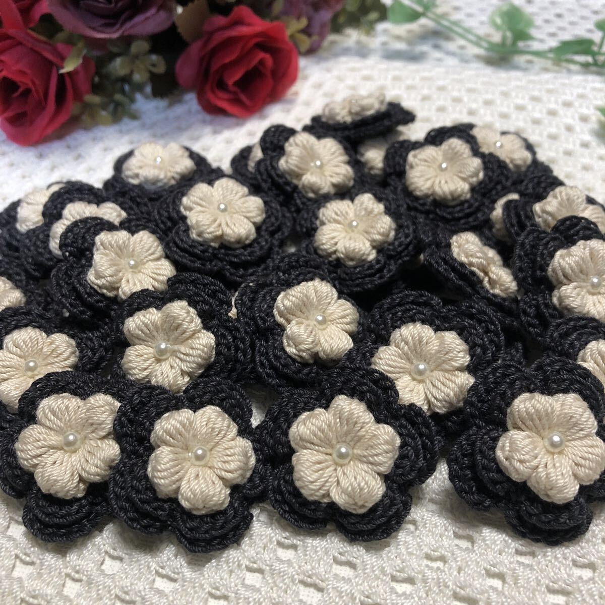 (No.176)☆ハンドメイド☆真ん中ぷっくり3重お花(^^)30枚 モチーフ パーツ等に拍卖