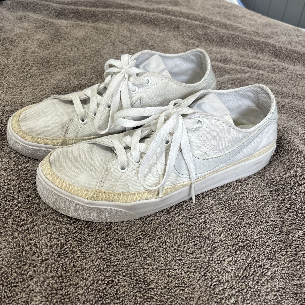 Nike ナイキ ホワイト キャンバススニーカー 24cm拍卖