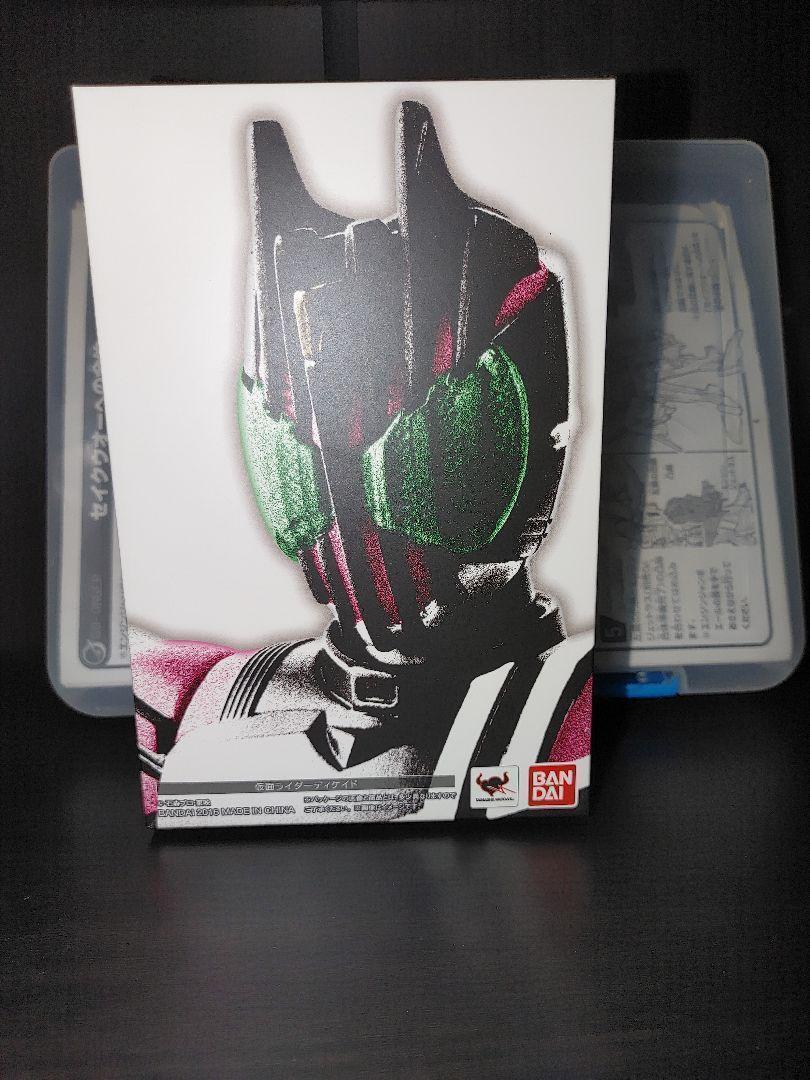 SHフィギュアーツ 真骨彫 仮面ライダーディケイド拍卖