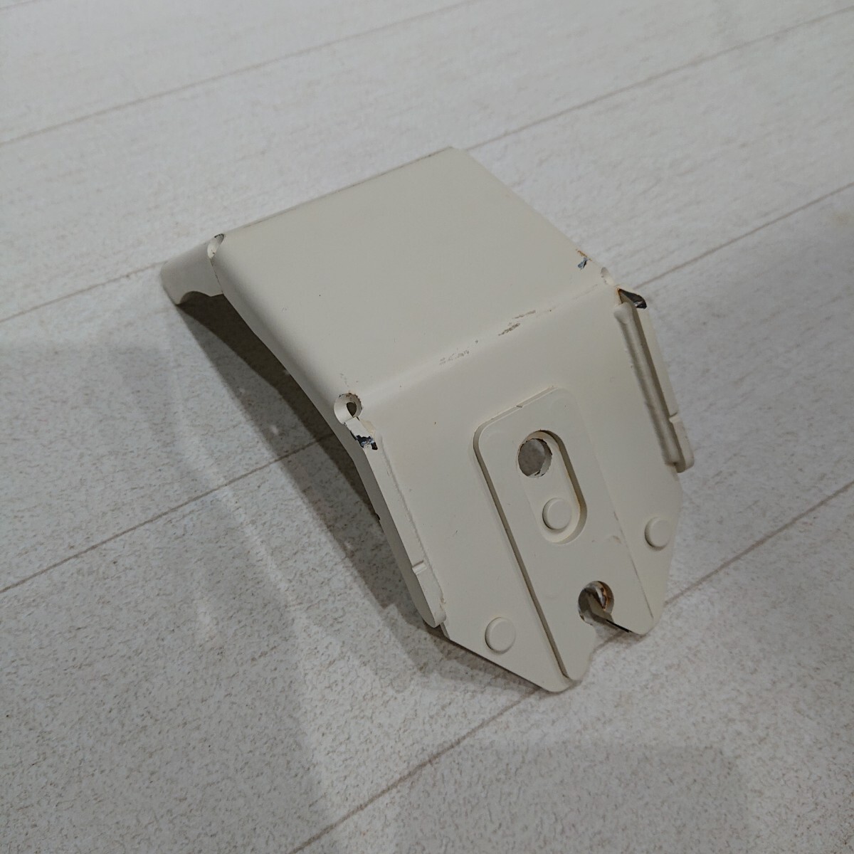 Electro-Voice ZX1i CBW Electro-Voice ZX1i-90 ZX1i-100 固定設備用スピーカーエレクトロボイス ブラケット 部品 1個拍卖