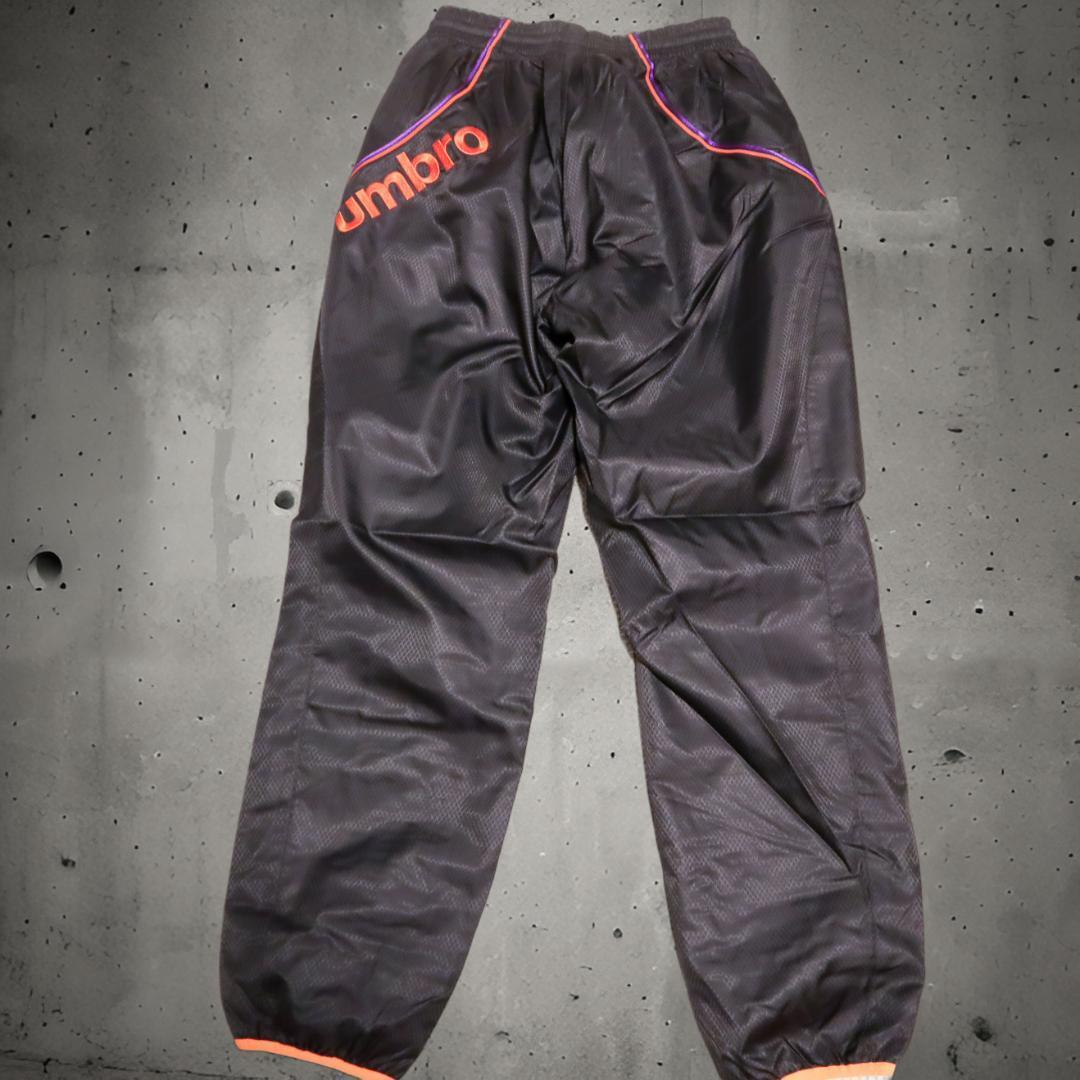 umbro/アンブロ ナイロンパンツ トラックパンツ ジャージ ブラック 刺繍拍卖