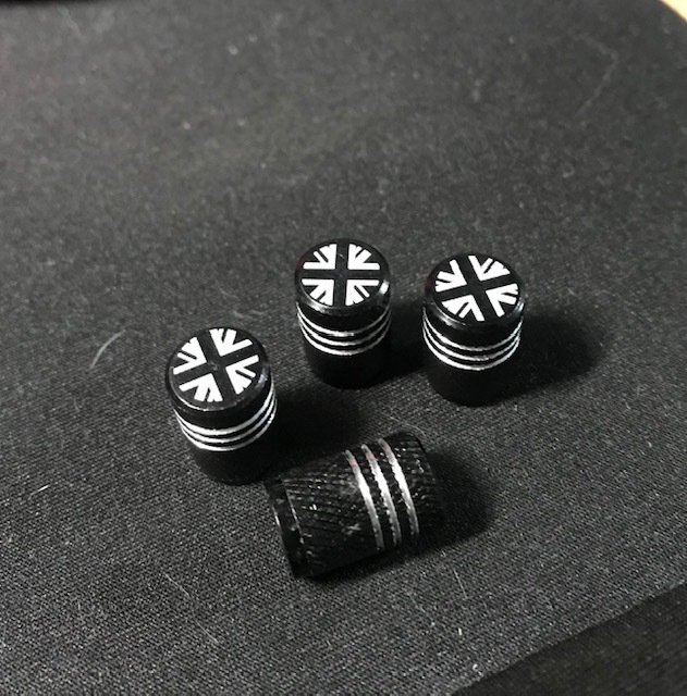 送料サービス!ブラックジャック柄 タイヤバルブキャップ MINI クーパー R55 R56 F54 F55 F60 F56 F57 G56 クラブマン拍卖