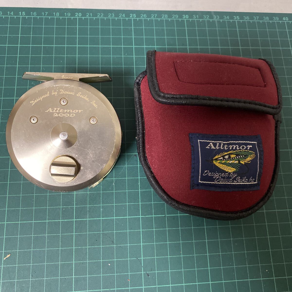 DAIWA アルトモア Alltmor 200Dフライリール ケース付 中古現状品 作動確認済み 管3548 Daiwa フライリール拍卖