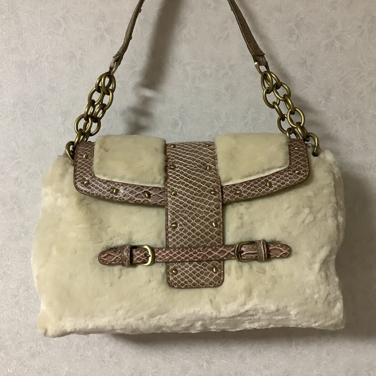 未使用 自由区 AREA FREE バッグ ハンドバッグ フェイクムートン調 チェーンショルダー ベージュ フェイクファー拍卖