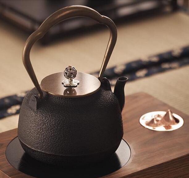 派手!鉄瓶 鉄分鋳鉄ケトルコーティングされていない鉄手作りレトロ鉄の茶道具★1.4L拍卖