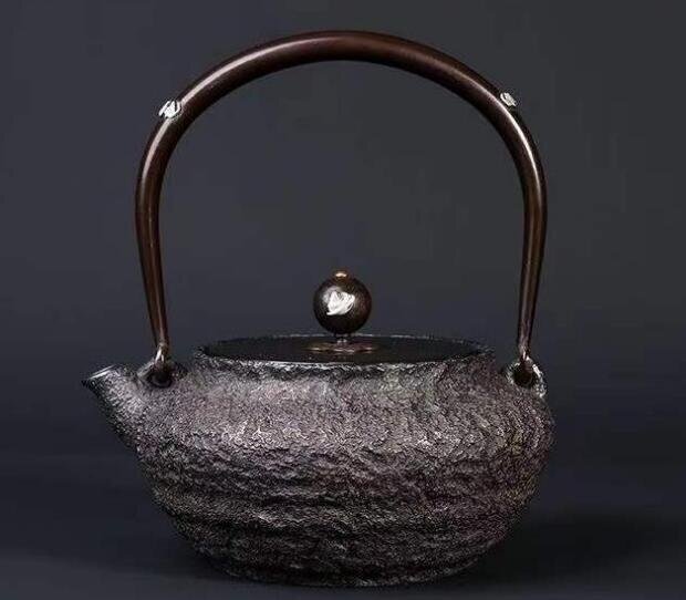 砂鉄 大容量鉄壺 コーティングなし 手作り鉄 やかんを沸かす お茶の道具 800ML拍卖