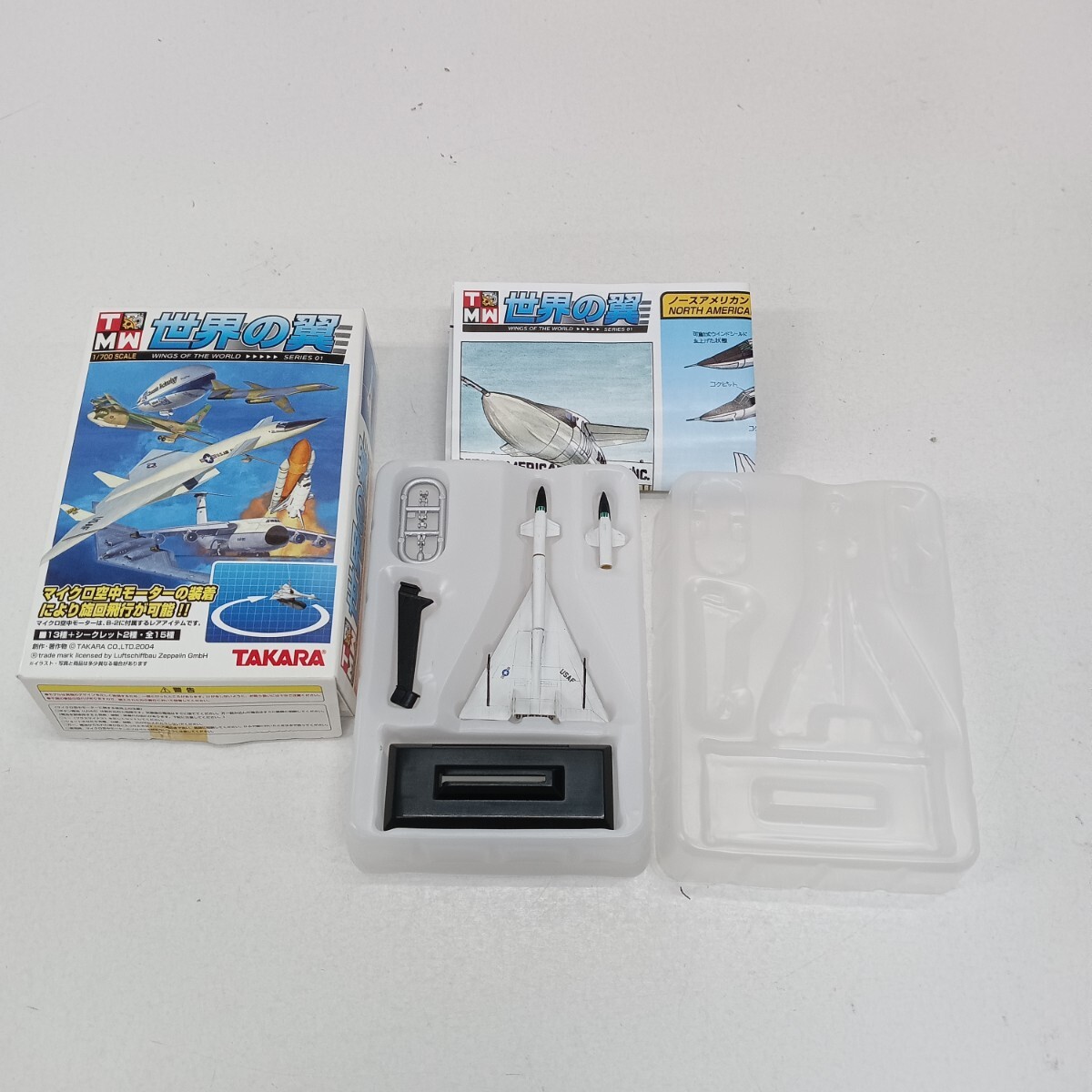 N77世界の翼 タカラ 1/700 NORTH AMERICAN ノースアメリカン XB-70 2号機 シークレット アメリカ空軍 フィギュア 模型 コレクション 保管品拍卖