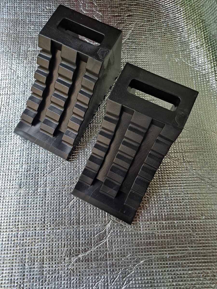 トラック輪止め 未使用品 黒色 プラスチック製拍卖