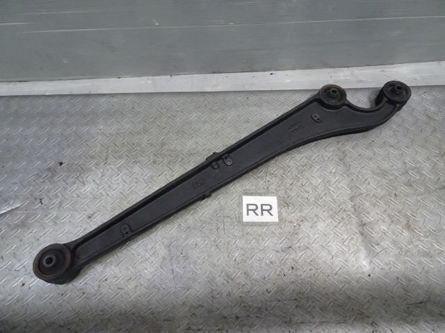 ジムニー TA-JB23W R リア リヤ 右 ロア アーム 右後 平成13年 3型 AT車 【走行未テスト品】 1kurudepa拍卖